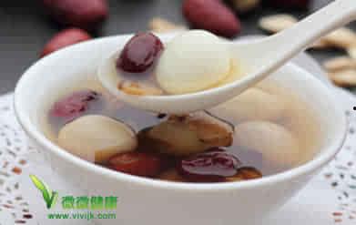 来例假吃汤吗瓜吗,来例假时，汤与瓜的养生选择”