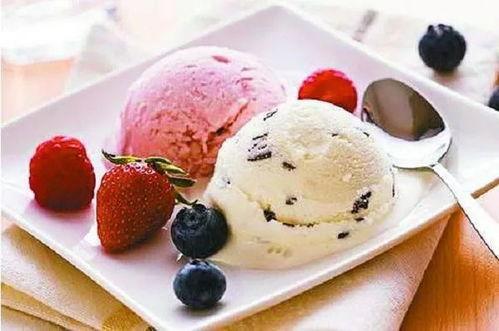 万洁吃冰激凌吃瓜解说,夏日清凉美食与趣味话题大集合