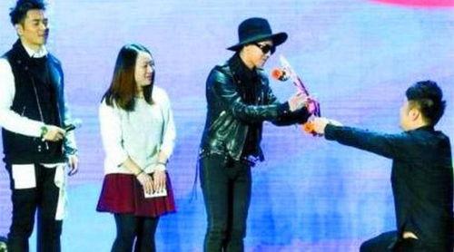 伪娘吃瓜,揭秘吃瓜背后的故事与真相